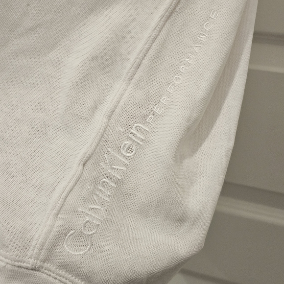 Calvin Klein Performance SS V-Neck Top with Hi-Lo Hem, NWT, Size 2X - Picture 6 of 7